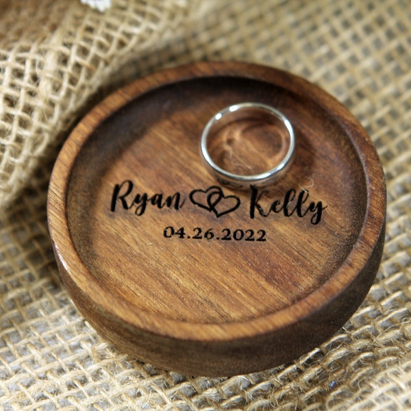 Personalized Wood Ring Dish - Custom Wedding Ring Holder, Engagement Ring Dish, Ring Holder, Couple Gifts, Bridesmaid Gift, Gifts for him