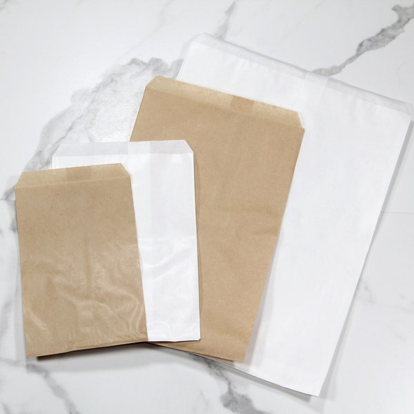 100 Pack Plain White Plain Brown Kraft Flat Paper Gift Bags, Great for packaging, merchandise, gifts, weddings, treats, party gift bag