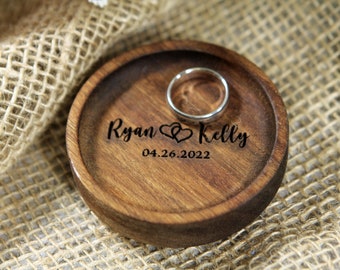 Personalized Wood Ring Dish - Custom Wedding Ring Holder, Engagement Ring Dish, Ring Holder, Couple Gifts, Bridesmaid Gift, Gifts for him