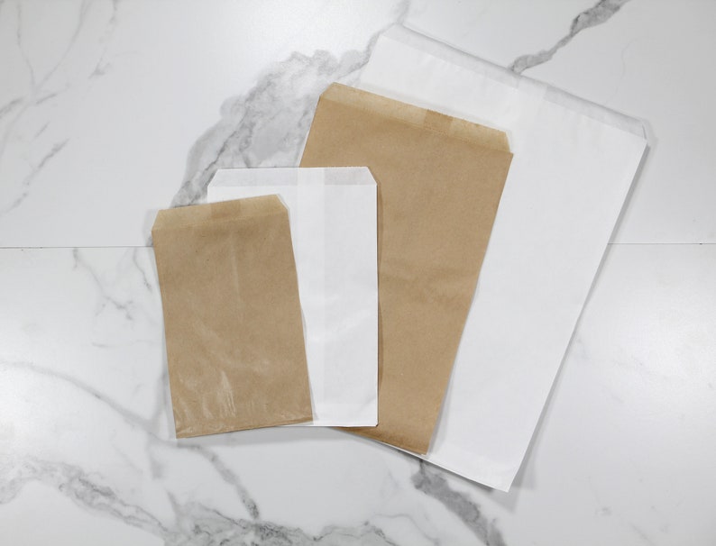Kraft paper bags for pacakging comes in different sizes ranging from 4x6, 5x7 , 6x9 , 8.5x11