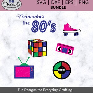 Puede incluir: Un conjunto de ocho archivos de corte digital con temática de los 80, que incluyen un cubo de Rubik, un patín, una cinta de casete, un televisor, un juego Simon y el texto "Remember the 80's".
