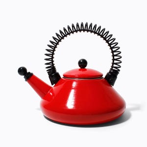 Bouilloire à thé vintage postmoderne en métal émaillé rouge avec poignée en spirale noire, style Memphis Milano décorative UNIQUEMENT