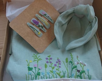 Cadeauset voor meisjes, Zomerlinnen jurk met borduursel, Hoofdband, Haarclips met geborduurde bloemen