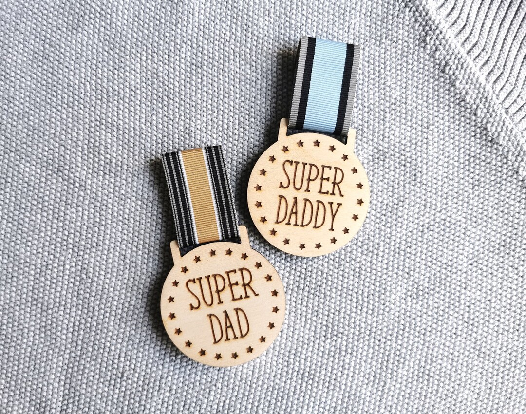 Father's Day Super Dad or Daddy Medal Badge Gift Father's Day Medal ...