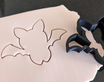 Cute bat cookie cutters 3 sizes PLA