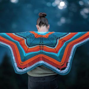 Patrón de crochet para chal con alas de mariposa con videotutorial gratuito imagen 1