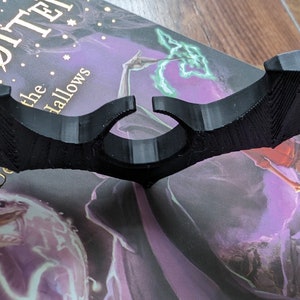 Book bat holder thumb page 3D nerd gift image 7