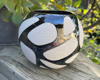 Metallic Black Ceramic Sphere - Irridecent Vase - Centerpiece vase - Modern Vase - Decorative Vase