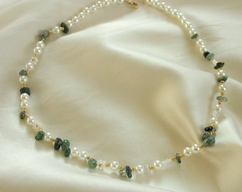 Perlenkette Kristallkette in grün und weiß