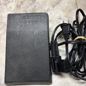 Vintage Singer Right-Angle 3-Prong Foot Pedal & Power Cord – Original Sewing Machine Parts