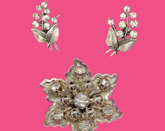 Vintage crystal clear rhinestone in Silver tone setting Earrings & Pin Set