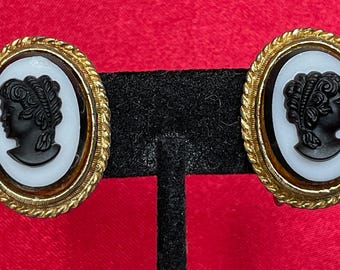 Vintage Black & White Cameo goldtone Clip on Earrings