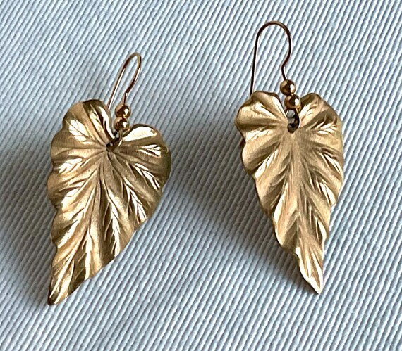 Leaf Gold Tone 2” Dangle Drop stud Earrings - image 6