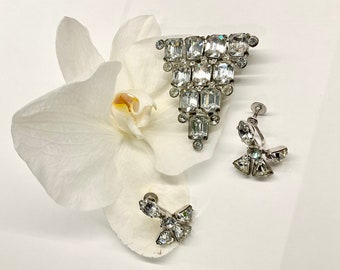 Vintage Art Deco Clear Crystal Rhinestone Dress Clip and screw back dangle Earrings Set