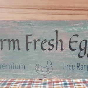 Panneau Décoratif Bois Peint à La Main 'Eggs' - Style Ferme Rustique - Pièce Unique