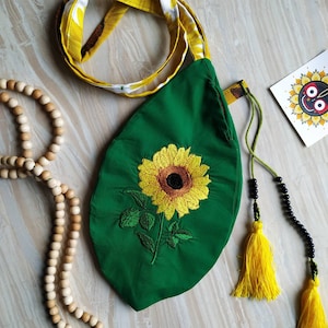 Embroidered Japa bag. Prayer bag. Meditation bag. Embroidered sunflower japa bag. Maha mantra bag. Hare Krishna mantra bag with counter.