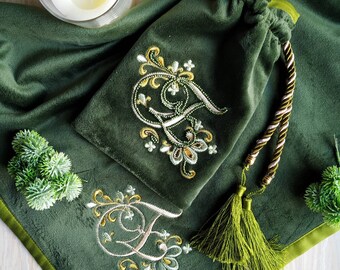 Tarot bag and tablecloth set. Embroidered tarot case with beads. Personalized silk velvet pouch for tarot. Embroidery tablecloth for tarot.