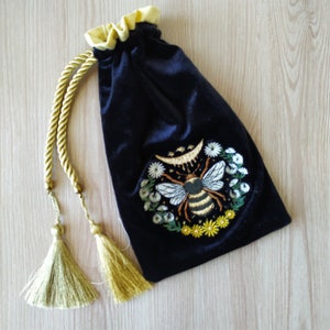 Pochette de tarot. Étui pour cartes de tarot abeille. Pochette personnalisée en velours de soie à broder pour tarot.