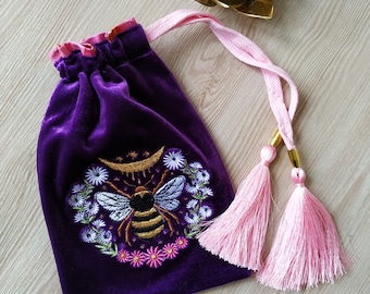Tarot bag. Honeybee Case for tarot cards with custom embroidery initials. Personalized embroidery silk velvet pouch for tarot.