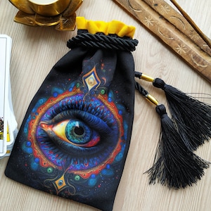 Tarot-Tasche. Magisches Auge Etui für Tarotkarten. Personalisierte Sticktasche für Tarot. Allsehendes Auge Tarot Tasche. Schwarze Tarot-Tasche mit Initialen.