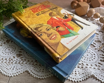 Livros antigos de capa dura de Trixie Belden: O Visitante Misterioso e O Segredo da Mansão