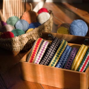 Replica Slavische versieringen, Viking riem dames, handgeweven riem, dames re-enactment riem, handgeweven middeleeuwse rand, middeleeuws Scandinavisch lint afbeelding 11