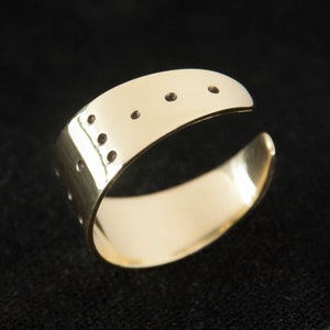 Bronzen ring, Viking-sieraden, ring in heidense stijl, middeleeuwse replica, gestempelde bandring, Slavische re-enactment, vroegmiddeleeuws, LARP, Slaven, Noords