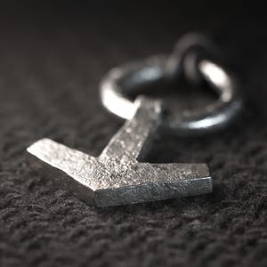 Mjolnir iron necklace - Thors hammer pendant, Viking mjolnir, Plain thors hammer necklace, Renaissance faire pendant, Pagan amulet, Mjolnir