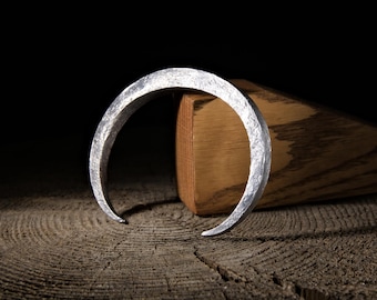 Viking bold bracelet - Iron torc, Viking bracelet for men, Medieval bracelet, Forged men bracelet, Arm ring men, Medieval jewelry, Ren fair