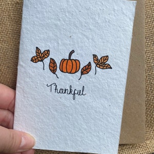 Carte de remerciement automne - Carte de Thanksgiving - Carte à planter - Carte de graines de fleurs sauvages - Carte de remerciement - Carte de feuilles d'automne - Citrouille - Personnel