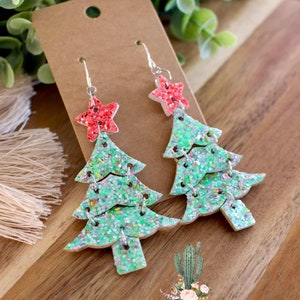 2.5インチ 積み重ね可能なクリスマスツリーイヤリングダイ、穴付き、#173 ダイカット、イヤリングカッティングダイ、スチールルールイヤリングダイ、ツリーイヤリングダイ