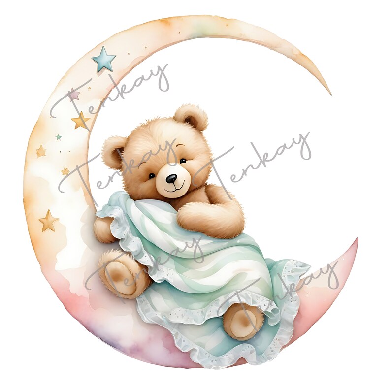 Pode incluir: Uma ilustra&ccedil;&atilde;o em aquarela de um urso de pel&uacute;cia marrom dormindo em uma lua crescente com um cobertor listrado azul claro e branco. A lua &eacute; decorada com estrelas douradas.