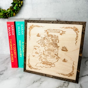 Carte de Prythe inspirée des ACOTAR, cadeau ACOTAR, cadeau livresque, cadeau lecteur, lecteur fantastique, carte en bois, carte inspirée d'un tribunal d'épines et de roses