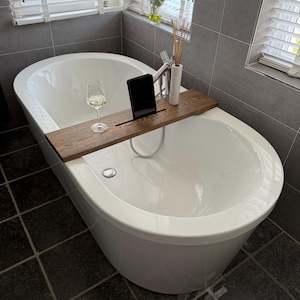 Massief eikenhouten badplank Black Brown | Wooden bath tray – oak bathtub caddy | handmade badkamer accessoire | luxe wellness cadeau