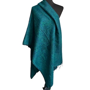 Beautiful Handmade 'Yak Wool' scarf, high quality wool scarf, Stole Scarf, Shawl Wrap, Super Soft Warm Unisex Nepalese Bild 3