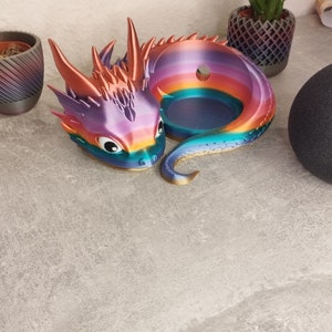 Drache Stand für Alexa Echo Dot 4 und 5 geniales Design Rainbow Bild 1