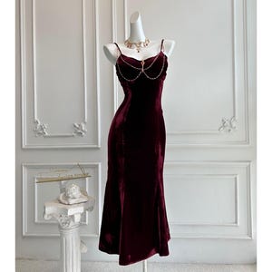 Women&#39;s wine red backless silk velvet slip prom dress