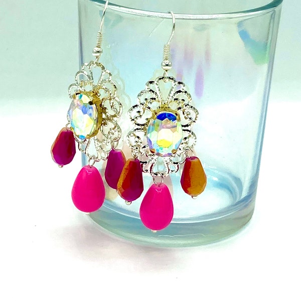 Boucles d'oreilles chandelier rose vif jaune et argent, bijoux strass colorés, hypoallergéniques
