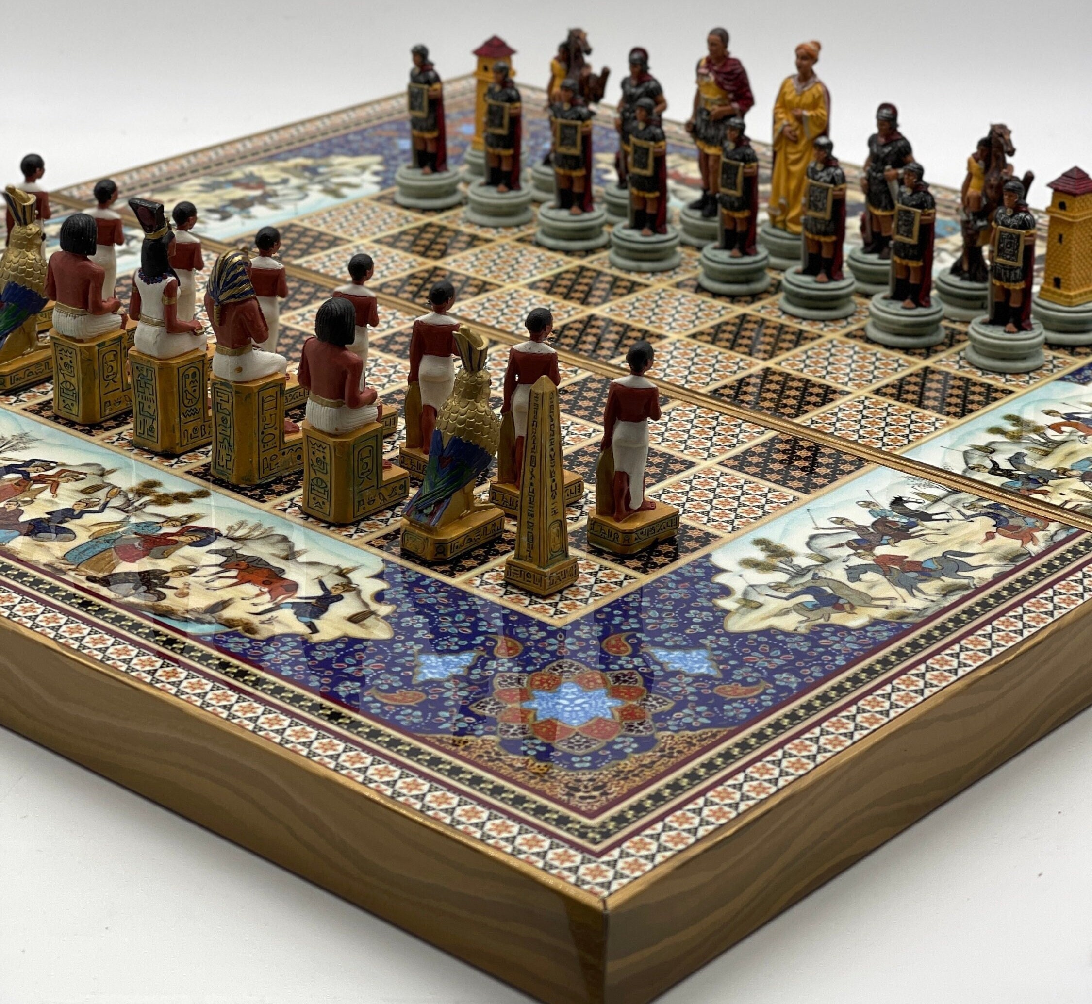Seit über 1000 Jahren beliebt: Das Strategiespiel Schach begeistert auch  online