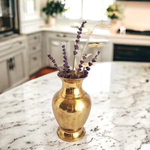 Elegant Vintage Brass Vase – 15.5cm Decorative Gold Accent, Ideal for Home Décor