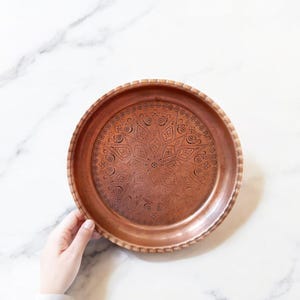 Vintage Turkish Copper Tray - Hand Engraved Floral Motifs, 28cm Decorative Serving Plate