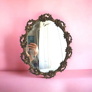 Antique Brass Floral Mirror - Vintage Style Gold Wall Decor, 39cm