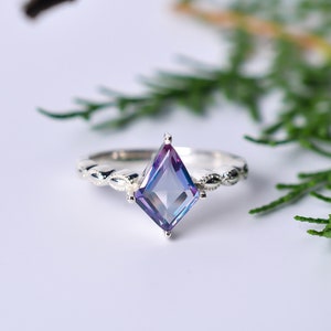 Alexandrite Ring-Kite Shape Ring-Happiness Gemstone-925 Sterling Silver-For Women-Engagement Ring-Wedding Gift-Anniversary Gift-Promise Ring