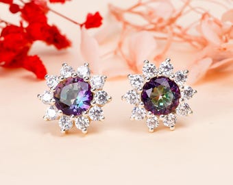 Pendientes de plata de ley con topacio místico: diseño floral