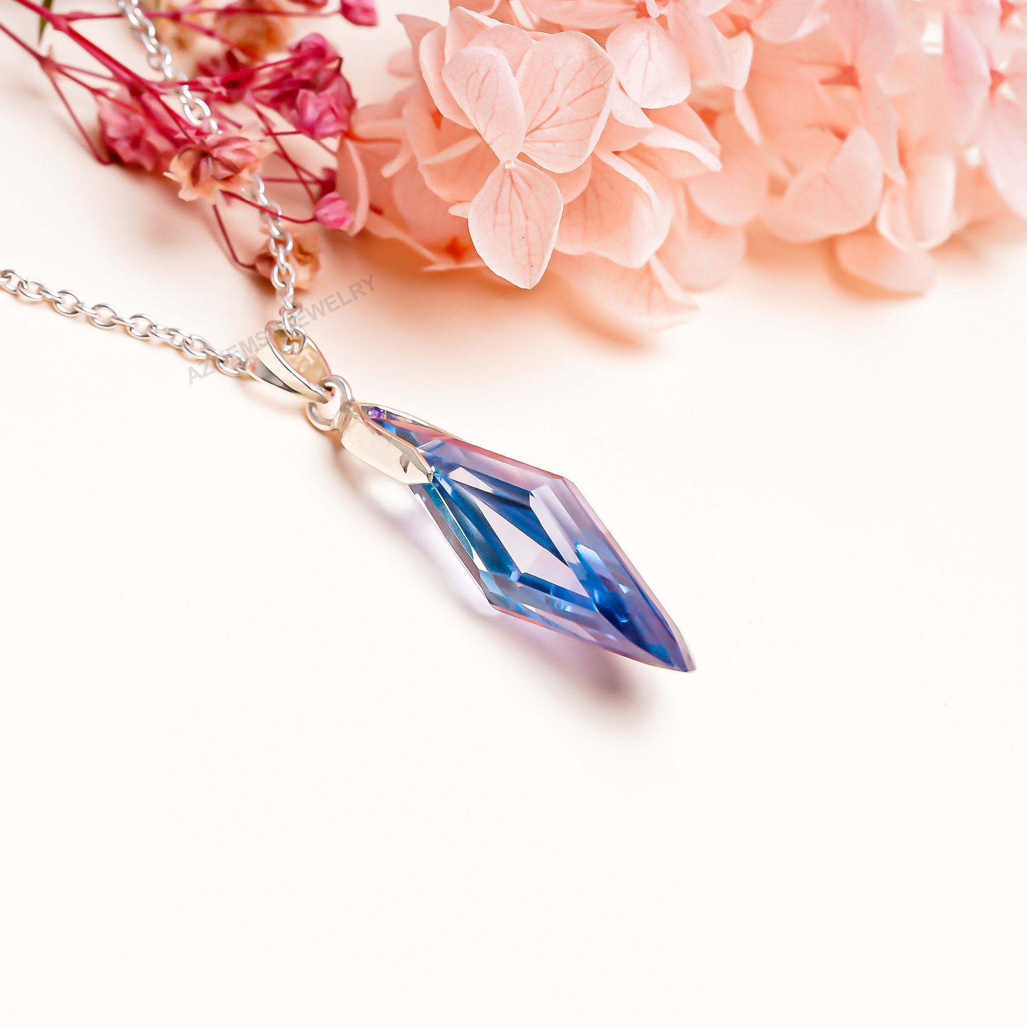 18K Gold, Color Change Alexandrite Pendant, Alexandrite Gemstone Necklace, For Women, 18K Gold, Prismatic Necklace, Gift for Valentines day