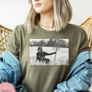 David Rose in Field Shirt, Schitt&#39;s Creek Shirt, Dan Levy Tee, Soft Shirt, Unisex Jersey Short Sleeve Tee