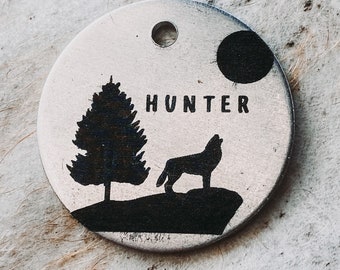 Etiqueta de identificación de perro luna, etiqueta de identificación de luna de lobo, etiqueta de nombre de perro, etiqueta de perro personalizada, luna creciente, etiqueta de identificación de mascota de metal grabada, etiqueta de perro personalizada, etiqueta hecha a mano
