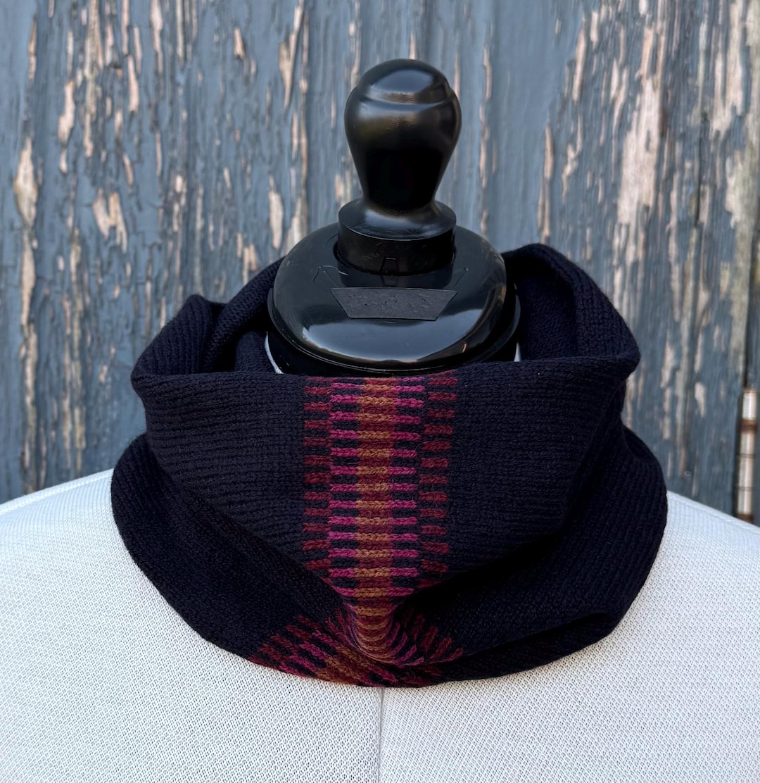 Sustainable Snood - Navy & Pink Spot