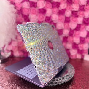 Anpassat bling-tangentbordsfodral för iPad | 360-graders roterande RGB-bakgrundsbelyst tangentbord | Lyxigt glittrigt surfplattefodral | Handgjort iPad-tillbehör