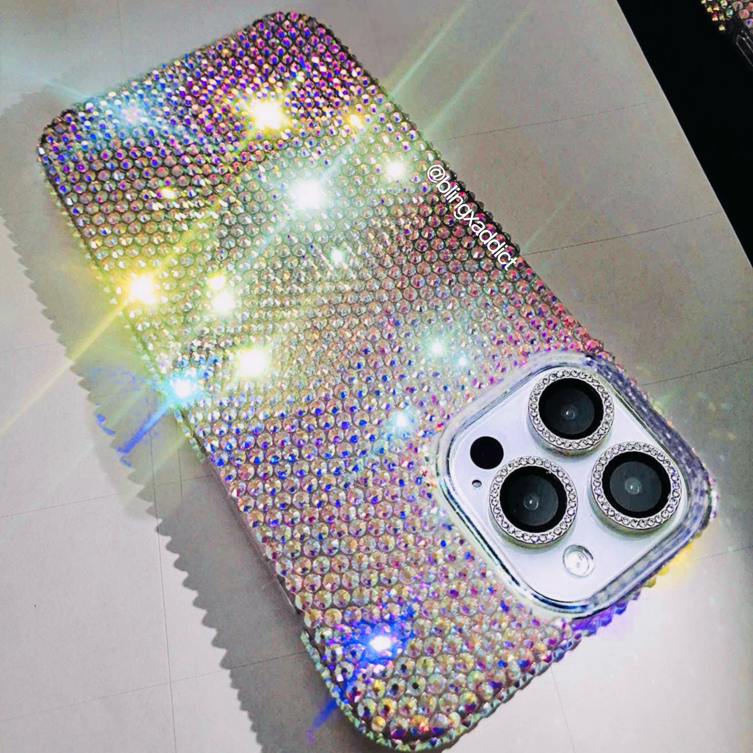 スワロフスキークリスタルのカスタムスマホケース：iPhone、Samsung
